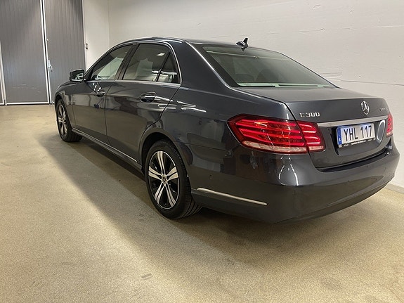 Mercedes-Benz E300 28 of 29