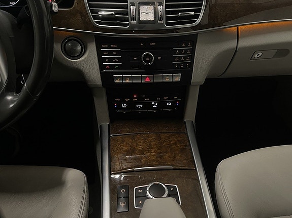Mercedes-Benz E300 22 of 29