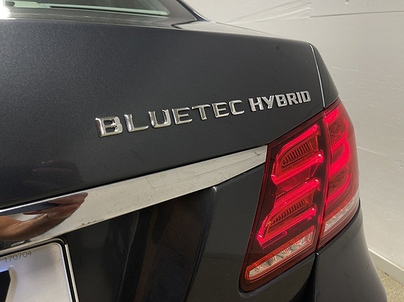 Mercedes-Benz E300 27 of 29