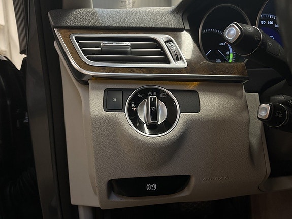 Mercedes-Benz E300 20 of 29