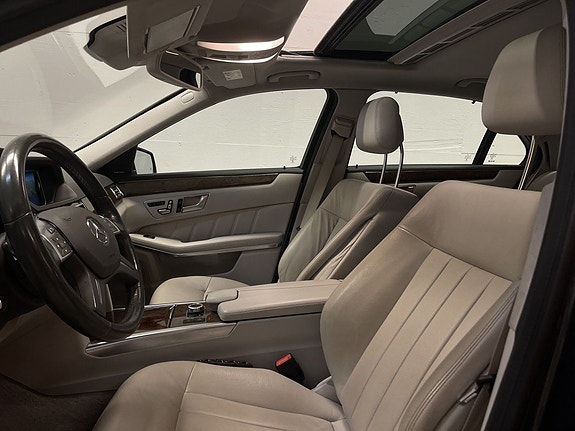 Mercedes-Benz E300 7 of 29