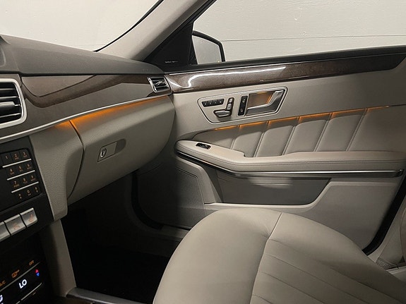 Mercedes-Benz E300 21 of 29