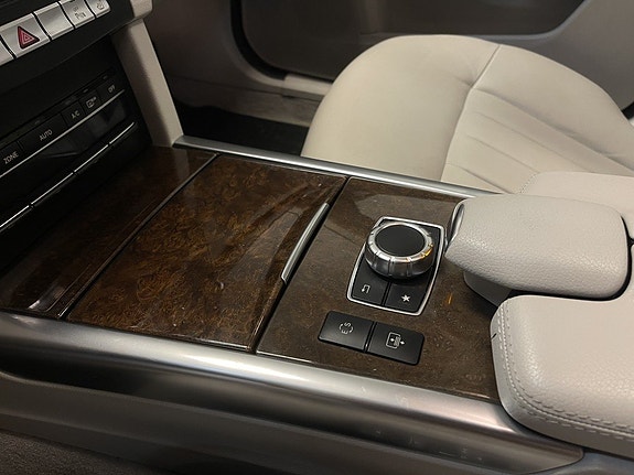 Mercedes-Benz E300 16 of 29