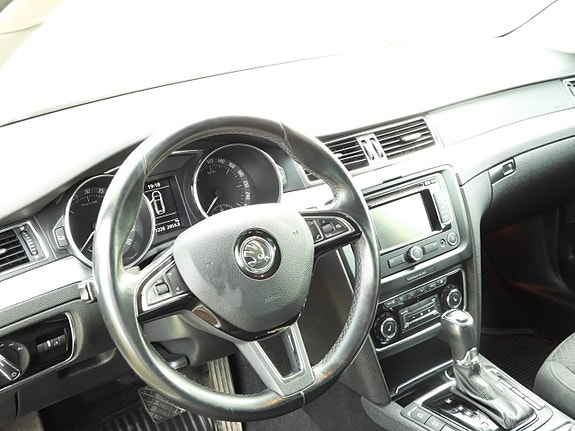 Skoda Superb 10 of 26