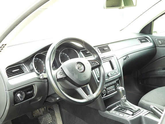 Skoda Superb 8 of 26