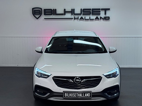 Opel Insignia Country Tourer 3 of 5