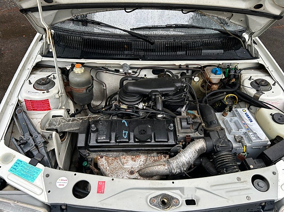 Peugeot 205 4 of 4