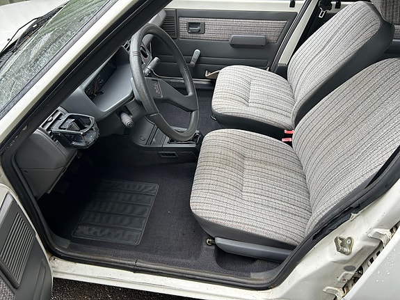 Peugeot 205 3 of 4