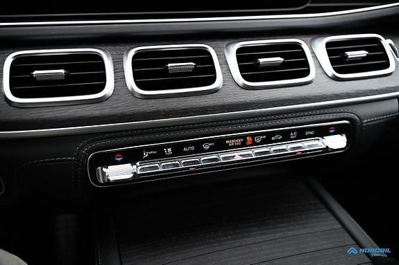 Mercedes-Benz GLE53 12 of 26