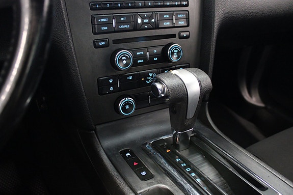 Ford Mustang 10 of 15