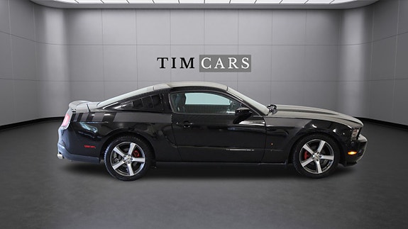 Ford Mustang 4 of 15