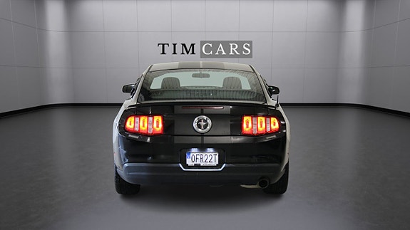 Ford Mustang 2 of 15