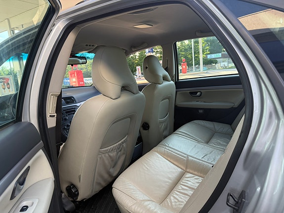 Volvo S80 3 of 5