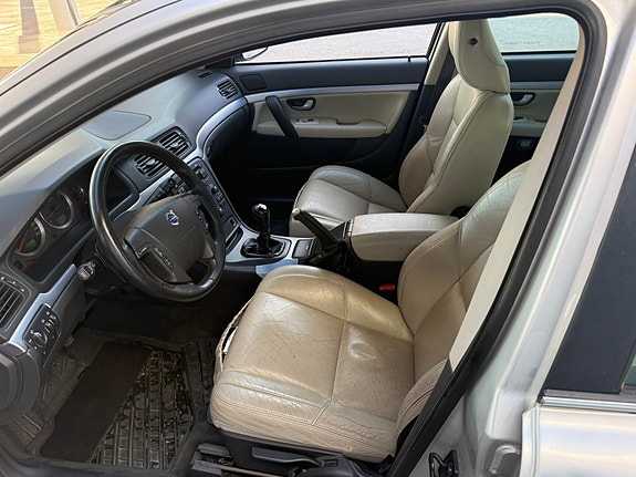 Volvo S80 2 of 5