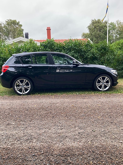 BMW 118i 4 of 5