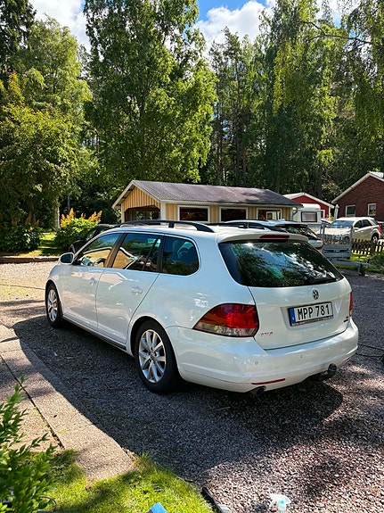 Volkswagen Golf VI 2 of 5