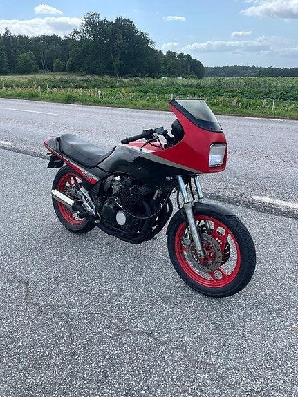 Yamaha XJ600 2 of 5