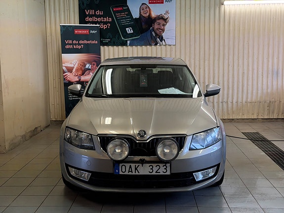 Skoda Octavia 2 of 5