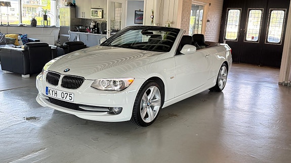 BMW 325i 2 of 5