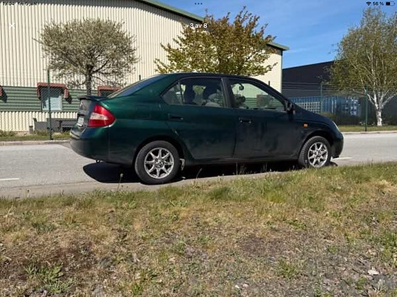 Toyota Prius 3 of 5