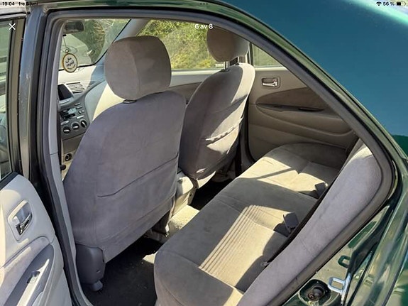 Toyota Prius 6 of 7