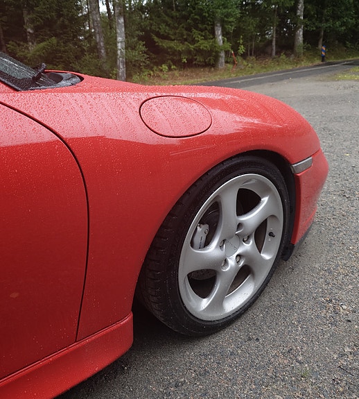 Porsche 911 Carrera 4 3 of 5