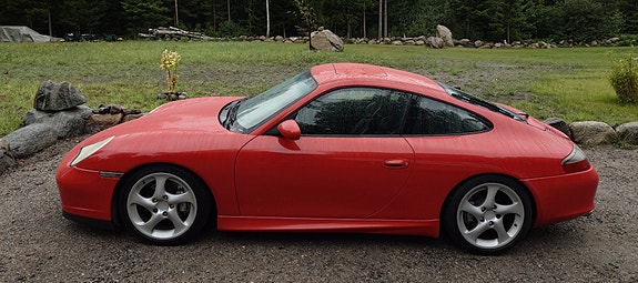 Porsche 911 Carrera 4 12 of 12