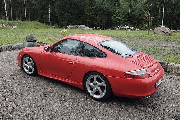 Porsche 911 Carrera 4 11 of 12