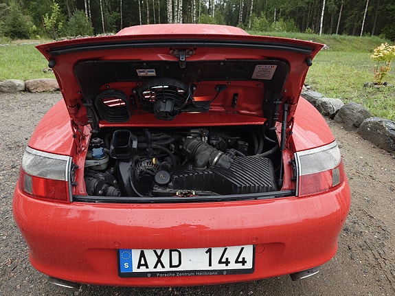 Porsche 911 Carrera 4 10 of 12