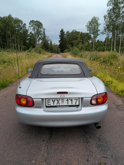 Mazda MX-5 3 of 5