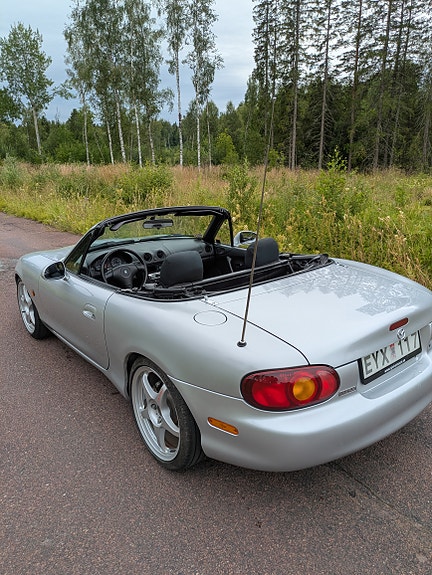Mazda MX-5 9 of 13