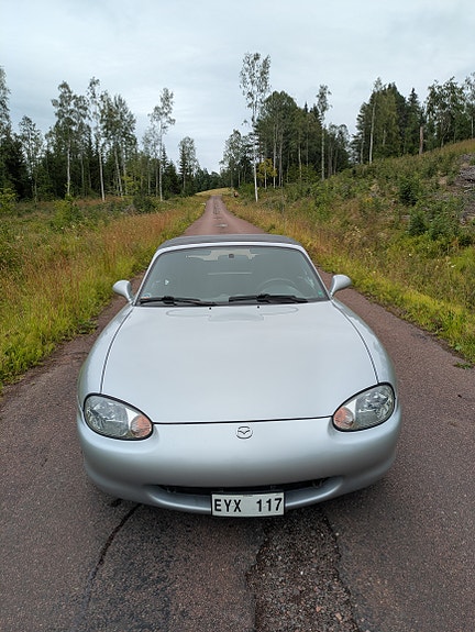 Mazda MX-5 7 of 13