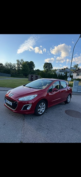 Peugeot 308 2 of 4