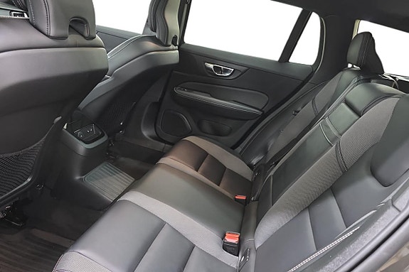 Volvo V60 13 of 25