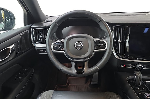 Volvo V60 11 of 25