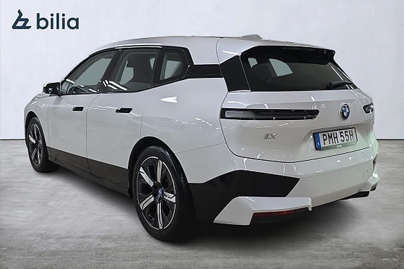 BMW iX 2 of 21
