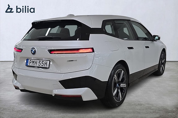 BMW iX 18 of 20
