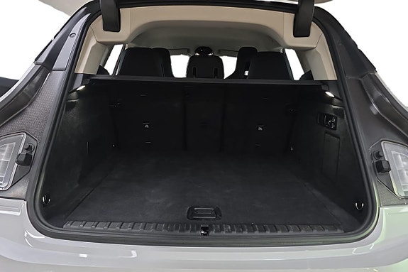 BMW iX 11 of 20