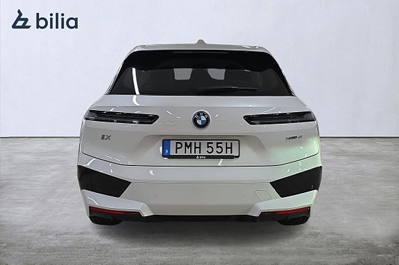 BMW iX 5 of 21