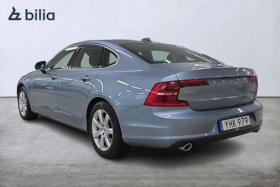 Volvo S90 2 of 5