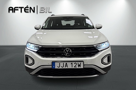 Volkswagen T-Roc 3 of 23