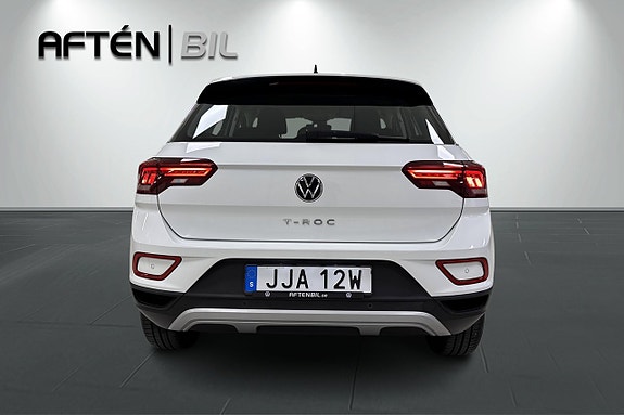 Volkswagen T-Roc 8 of 23