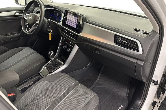 Volkswagen T-Roc 15 of 23