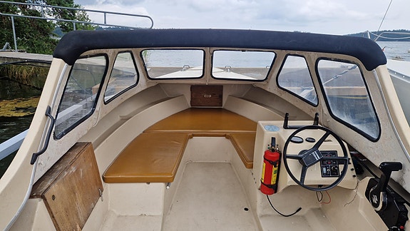 Hardtopp med 60 HP Suzuki i nyskick från 2021 4 of 5