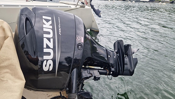 Hardtopp med 60 HP Suzuki i nyskick från 2021 3 of 5