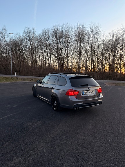 BMW 330d 6 of 8