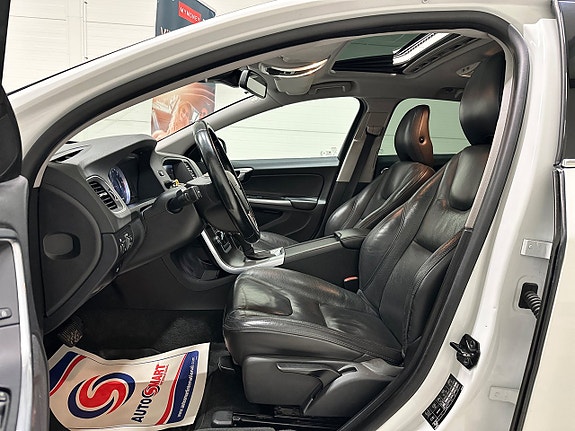 Volvo V60 8 of 29
