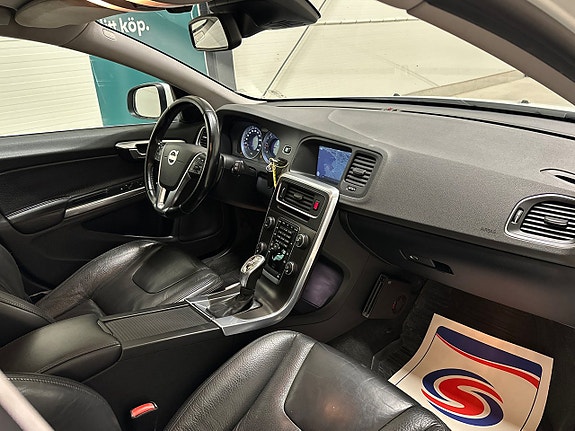 Volvo V60 11 of 29