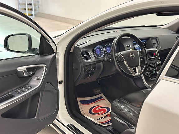 Volvo V60 7 of 29