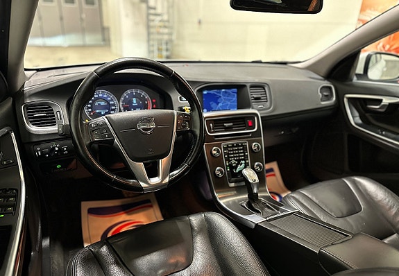 Volvo V60 13 of 29